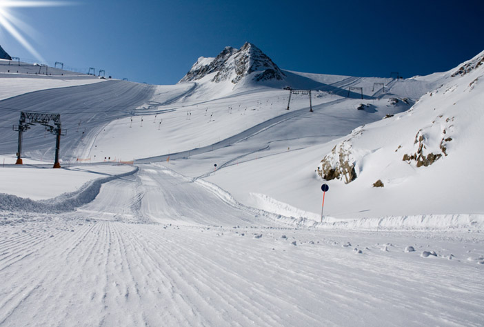 School skiing trip in Aprica